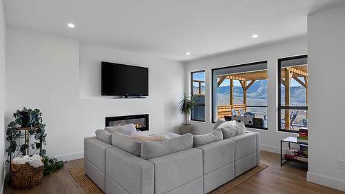 2300 Saddleback Drive, Kamloops, BC - Indoor Photo Showing Living Room With Fireplace
