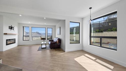 2300 Saddleback Drive, Kamloops, BC - Indoor Photo Showing Living Room With Fireplace