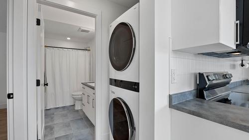 2300 Saddleback Drive, Kamloops, BC - Indoor Photo Showing Laundry Room