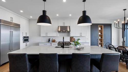 2300 Saddleback Drive, Kamloops, BC - Indoor Photo Showing Kitchen With Upgraded Kitchen