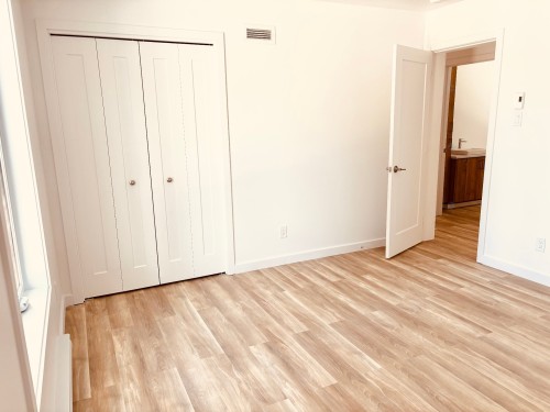 Master Bedroom - 305 Rue St-Roch, Saint-Donat, QC - Indoor Photo Showing Other Room