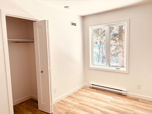 Bedroom - 305 Rue St-Roch, Saint-Donat, QC - Indoor Photo Showing Other Room