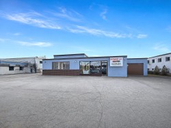 2040 Av. Francis-Hughes Laval (Chomedey), QC H7S 1N4