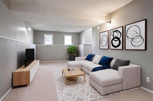 1056 Kildare Ave, Winnipeg, MB 