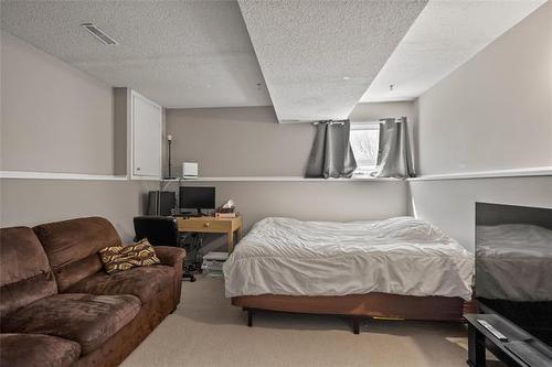 1056 Kildare Ave, Winnipeg, MB 