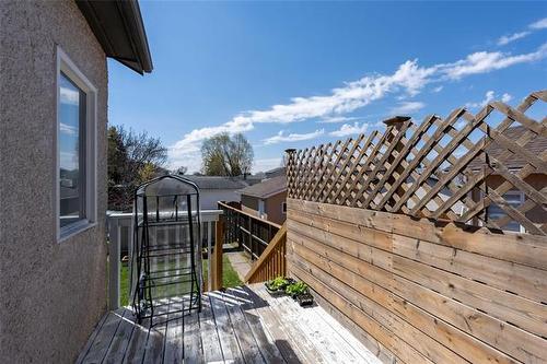 1056 Kildare Ave, Winnipeg, MB 