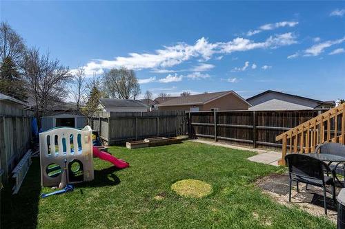 1056 Kildare Ave, Winnipeg, MB 