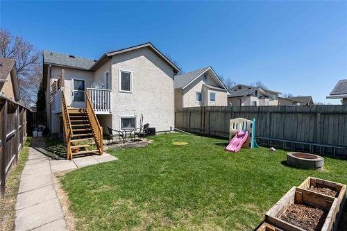 1056 Kildare Ave, Winnipeg, MB 