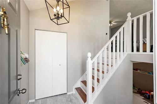 1056 Kildare Ave, Winnipeg, MB 