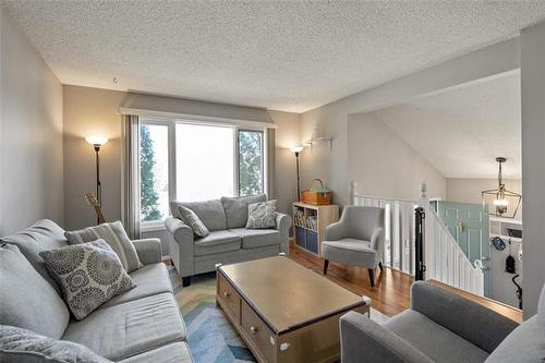 1056 Kildare Ave, Winnipeg, MB 