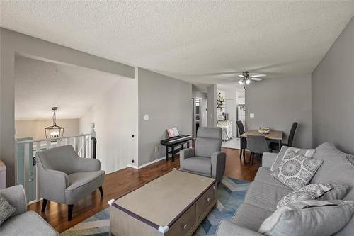 1056 Kildare Ave, Winnipeg, MB 