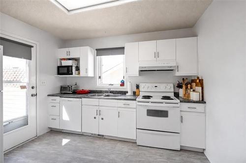 1056 Kildare Ave, Winnipeg, MB 
