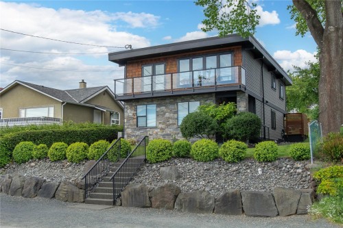 734 Birch St  Campbell River, BC V9W 2T4