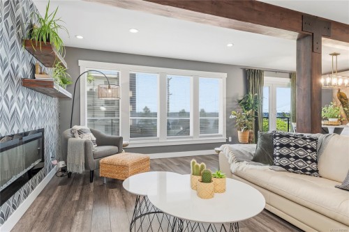 734 Birch St, Campbell River, BC - Indoor Photo Showing Living Room With Fireplace