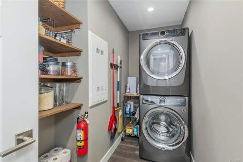 734 Birch St, Campbell River, BC - Indoor Photo Showing Laundry Room