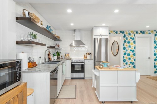 734 Birch St, Campbell River, BC - Indoor Photo Showing Kitchen