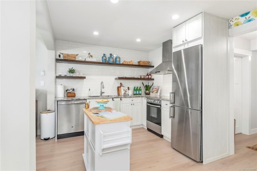 734 Birch St, Campbell River, BC - Indoor Photo Showing Kitchen With Upgraded Kitchen