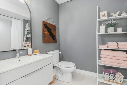 734 Birch St, Campbell River, BC - Indoor Photo Showing Bathroom