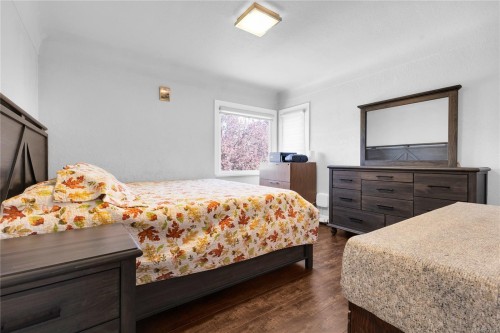 251 Sims Ave, Saanich, BC 