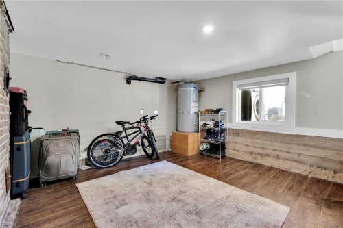 251 Sims Ave, Saanich, BC 