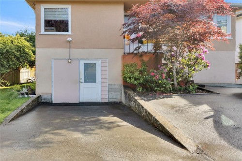 251 Sims Ave, Saanich, BC 