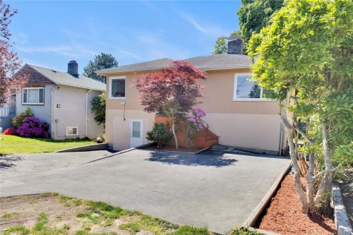 251 Sims Ave, Saanich, BC 