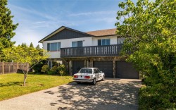 4098 Orion Pl Saanich, BC V8N 5K8