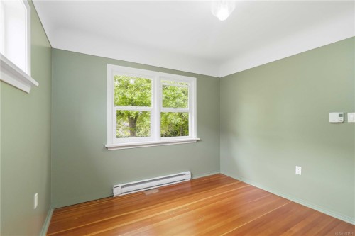 1541 Mcrae Ave, Saanich, BC 