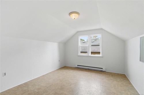 1541 Mcrae Ave, Saanich, BC 