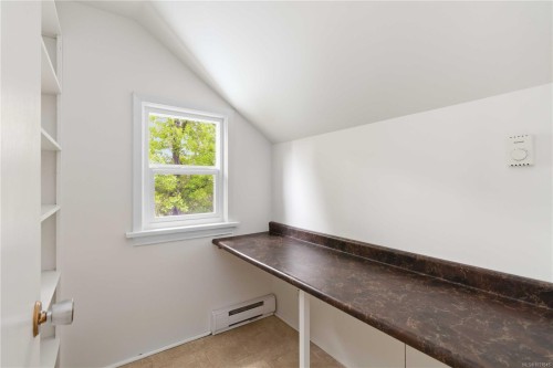 1541 Mcrae Ave, Saanich, BC 