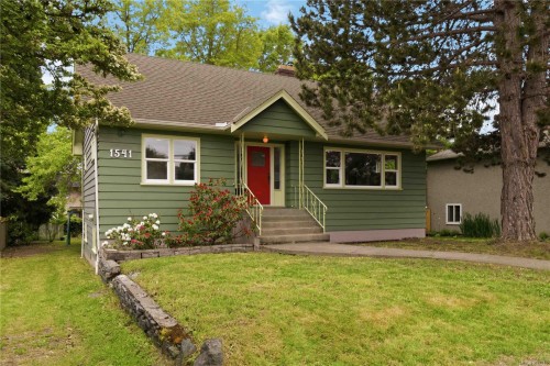 1541 Mcrae Ave, Saanich, BC 