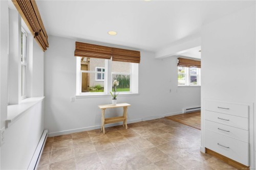1541 Mcrae Ave, Saanich, BC 