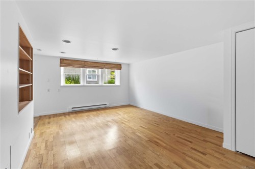 1541 Mcrae Ave, Saanich, BC 