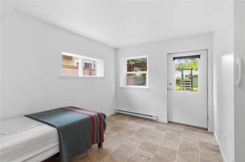 1541 Mcrae Ave, Saanich, BC 