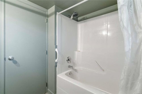 1541 Mcrae Ave, Saanich, BC 