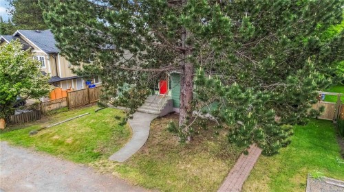 1541 Mcrae Ave, Saanich, BC 