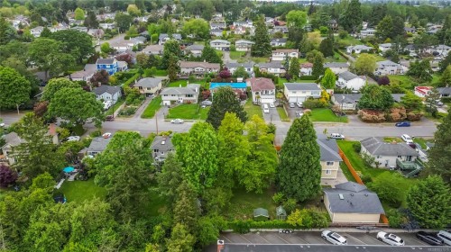 1541 Mcrae Ave, Saanich, BC 