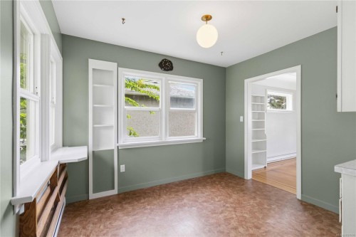 1541 Mcrae Ave, Saanich, BC 