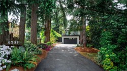 6258 Robin Way  Central Saanich, BC V8Z 5Y1