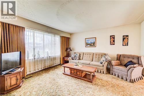 28 Wordsworth Place, Kitchener, ON - Indoor Photo Showing Living Room