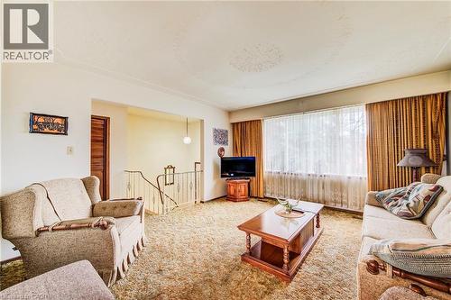 28 Wordsworth Place, Kitchener, ON - Indoor Photo Showing Living Room