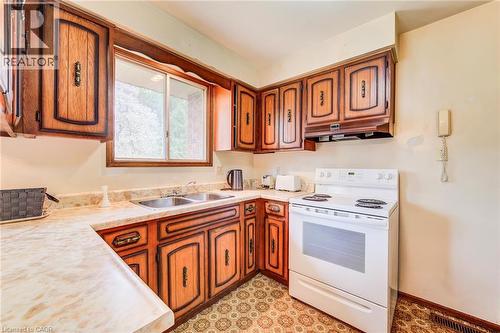 28 Wordsworth Place, Kitchener, ON - Indoor Photo Showing Kitchen With Double Sink