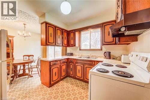 28 Wordsworth Place, Kitchener, ON - Indoor Photo Showing Kitchen With Double Sink