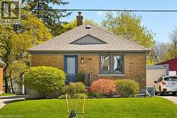 256 BOWMAN Street Waterloo, ON N2J 1W5
