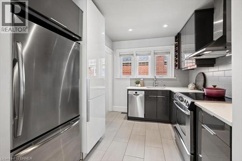 256 Bowman Street, Waterloo, ON - Indoor Photo Showing Kitchen With Stainless Steel Kitchen With Upgraded Kitchen