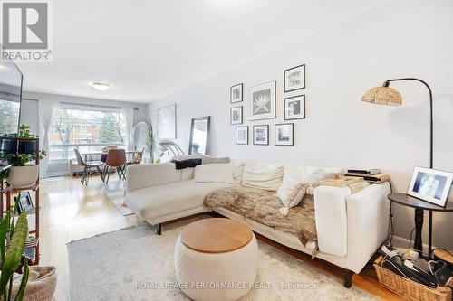 1503 Gilles Street, Ottawa, ON - Indoor Photo Showing Living Room