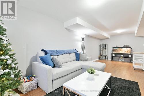 1503 Gilles Street, Ottawa, ON - Indoor Photo Showing Living Room