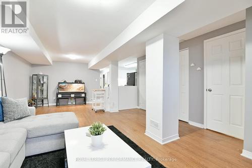 1503 Gilles Street, Ottawa, ON - Indoor Photo Showing Living Room