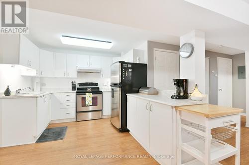 1503 Gilles Street, Ottawa, ON - Indoor Photo Showing Kitchen