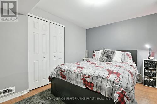 1503 Gilles Street, Ottawa, ON - Indoor Photo Showing Bedroom